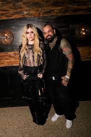 Nipple Pasties Braless Avril Lavigne Fashion - Hot Celebs Home