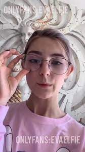 Evaelfie Eva Elfie nerd - CamStreams.tv