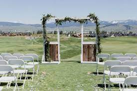 10 Mountain Wedding Venues In Montana With Idyllic Views Scenic Wedding Scenic Wedding Venues Montana Wedding Venues