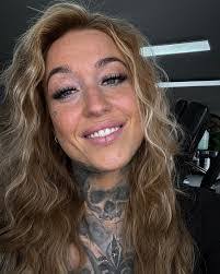 Jean Berlin's Instagram, Twitter & Facebook