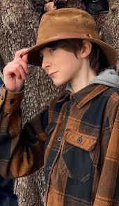 Hi All , If this isnt allowed please delete. I was born here and moved away  for work . I am now moving back to the island with my 2 collie dogs