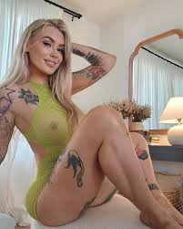 add me on snapchat!! 👻 @ lauraluxirl