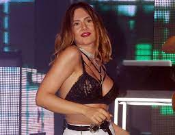 Αύρα του fuego της ελένης φουρέιρα. H Elena Tsagkrinoy Exei Kai Fwnh Kai Kormi To10 Gr