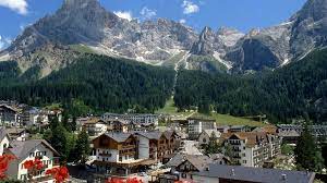 The origins of san martino di castrozza go back to a religious institution, which was the hospice of s. Hotel In San Martino Di Castrozza Passo Rolle Primiero Und Vanoi