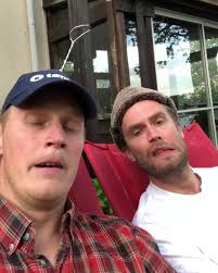 Hälsningar från Tommy & Sagga som finjusterar höstens föreläsning 28/9! 📝  BILJETTER:  https://konsertkongress.se/evenemang/teaterunderhållning/torghumor-live.  Kung, Inbakad Sagga med pommes, räkor och ...