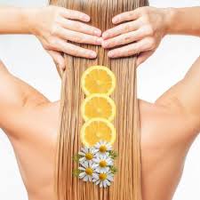 Sie möchten ihre haare aufhellen, ohne sie gleich färben oder blondieren zu müssen? Haare Aufhellen Mit Kamille Und Zitrone Gesundheits Und Beautytipps