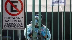 Cuarentena de 5 días en una residencia sanitaria y otros 5 días en su alojamiento o domicilio. Santiago Entra En Cuarentena Total Llega La Medida Tarde