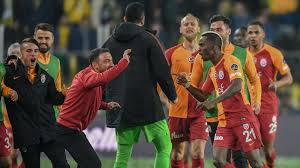 Galatasaray haberleri sayfasında galatasaray takımı ile ilgili son dakika gelişmeleri, güncel transfer haberleri, maç yorumları ve futbolcular ile ilgili haberler yer almaktadır. Turkiye Kupasi News Pokalsieg Galatasaray Sturzt Akhisarspor Vom Thron