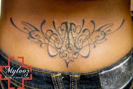 Tatouages bas du dos femme manchette tatouage femme tatouage rose avant bras tatouage couverture tatouages polynésiens tatouages tribaux nouveaux tatouages tatouages mignons tatouage hibiscus. Epingle Sur Tatou