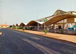 Luís Graça & Camaradas da Guiné: Guiné 6174 - P24844: Bom dia, desde  Bissau (Patrício Ribeiro) (28): A av Amílcar Cabral, a antiga av República,  toda remodelada e engalanada para receber as