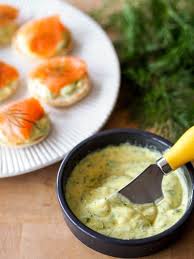 Toasts De Saumon Fume Sauce A L Aneth My Parisian Kitchen Recette Sauce Aneth Saumon Fume Toast Saumon
