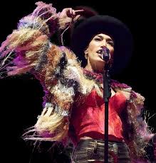 Nina zilli ha dato o ricevuto meno di quello che avrebbe dovuto? Copiare Il Look Di Nina Zilli 4 Step Per Uno Stile Carico Di Grinta E Colore