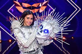 Viele fans von „the masked singer hatten sarah lombardi hinter dem „skelett vermutet. Finale Auf Pro Sieben Sarah Lombardi Gewinnt Als Skelett The Masked Singer Kultur Stuttgarter Zeitung