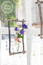 Diy Fruhlingsleichte Fensterdeko In 2020 Fensterdeko Deko Ideen Kleine Glasflaschen