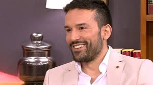 Η συνεργασία του με το γιάννη πλούταρχο στο «posidonio» το (μακρινό και ευτυχισμένο) 2004 αποτέλεσε αφορμή για το πρώτο δισκογραφικό του συμβόλαιο με τη minos emi. Panagiwths Rafahlidhs Celebrities Eidhseis Yupiii Gr