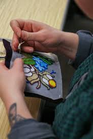 Nanitin Adeeshtłʼóół Weaving Strands of Knowledge