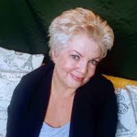 Shelley Sisk's Instagram, Twitter & Facebook