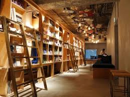 本棚と一体化したベッドで読書しながら寝落ちできる泊まれる本屋さん book and bed tokyo ブックカフェ 宿泊施設 書店