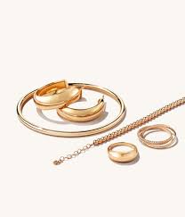 Beautiful jewelry and custom engagement rings made by candice pool neistat in new york city. Mejuri Everyday Fine Jewelry Online Jewelry Shop