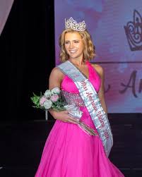 Miss American Coed Pageants | Happy Monday!! 💕✨ New year, new goals… and a  new MAC title?! 👑 Claim your state or regional title for MAC Nationals  2026 TODAY and join... | Instagram