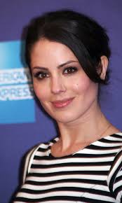 Steve and danno investigate illegal black market sand. Michelle Borth Wikipedia