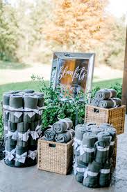 Winter Wedding D I Y Ideas Winter Outdoor Wedding Ceremony Elegant Mirror Wedding Outdoor Wedding Foods Outdoor Winter Wedding Winter Wedding Ceremonies