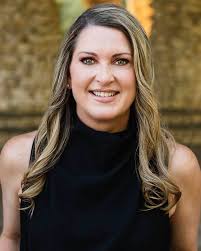 Alumna Spotlight: Dr. Erica Ramos We are proud to highlight alumna Erica  Ramos, founder and CEO of Raven Innovations, a veteran-owned company,  dedicated to advancing scalp and skin health. With her expertise