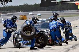 Pit crew numbers in nascar's three national series will be reduced from six to five for 2018, a change primarily designed to improve parity in the sport, nascar executive vice president steve o'donnell said wednesday. Fun Fact Friday 11 Things You Didn T Know About Preseason Pit Crew Prep Hendrick Motorsports