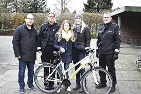 Viele Mangel Gefunden Polizei Beanstandet Bei Einer Kontrolle An Der Eckermann Realschule Nahezu Jedes Zweite Fahrrad Winsen