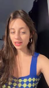 CLaRa היא ארכיטקטורת End-to-End שמאחדת את שלב ה-Retrieval (שליפה) ושלב  ה-Generation (יצירה) למרחב וקטורי אחד רציף., הנה החידושים המרכזיים:, 1.  Semantic Compression, במקום לשמור את הטקסט הגולמי (Raw ...