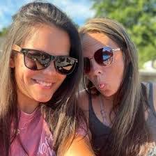 Alicia Bunn's Instagram, Twitter & Facebook