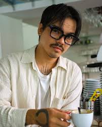 Stirring things up with the DUFFLE frame in this photo series by Grosgogeat  Opticiens in Nice, France. ⁠ ⁠ Photo Series: @grosgogeat_opticiens ⁠  Photographer: @mariestudiocrea⁠ Model: @iokuza⁠ Location: @cafe.chagall⁠  ⁠Frames: DUFFLE in