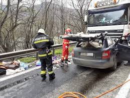 Accident în lanţ pe valea oltului: Ziua De Cluj Accident Cumplit Intre O MaÈ™inÄƒ Din Cluj È™i Un Tir Pe Valea Oltului DouÄƒ Persoane Au Murit