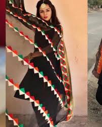 Printed dupatta ideas plain suit with printed dupatta plain kurti with floral print dupatta colour contrast floral print dupatta with suits. Plain Black Suit With Heavy Dupatta Archives Kaurtrends Com