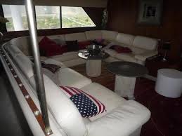 En effet, si l'ancien ministre français a pu s'offrir ce petit bijou, c'est grâce aux indemnités versées par le gouvernement français. Un Ancien Yacht De Bernard Tapie Vendu Aux Encheres A Deauville