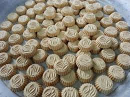 Sebab itu, kaum peranakan baba nyonya ini mempunyai persamaan dengan kaum melayu terutama dari segi bahasa, makanan dan budaya. Samd Kuih Tradisi Baba Nyonya Semakin Dilupakan Siapa Facebook