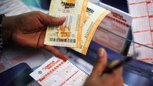 Maryland Winner Steps Forward To Claim Share Of Mega Millions Jackpot Cnn Winning The Lottery Lotto Online Lottery