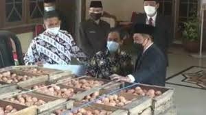 We did not find results for: Paguyuban Peternak Ayam Petelur Donasikan 1 Ton Telur Untuk Nakes Di Magelang Bagian 1