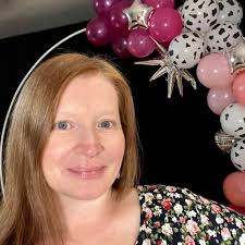 Sunflower Cheese Platter with raisins in the center So cute! Spotted