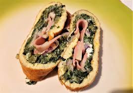 Inchieste, opinioni, foto, video e discussioni della community. Rotolo Di Frittata Con Cipolle Mortadella Formaggi Cicoria Di Campo Salumificio Artigianale Gombitelli