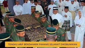 Tengku muhammad iskandar riayatuddin shah, tengku arif bendahara. Tengku Arif Bendahara Pahang Selamat Dikebumikan Youtube