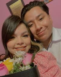 Anahi Muro's Instagram, Twitter & Facebook