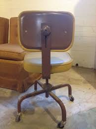 Sale Vintage Industrial Heavy Duty Office Chair Mustard Vinyl Tan Putty Metal 70 00 Via Etsy Craft Room Office Chair Heavy Duty Office Chair