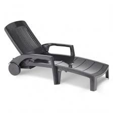 Transats, bains de soleil, chaises longues de jardin, chiliennes. Fidji Sonnenliege
