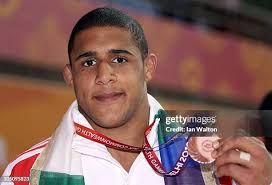 24 Photos & High Res Pictures