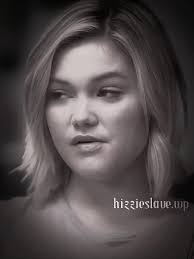 Scarlett Brooks's Instagram, Twitter & Facebook