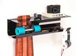 44 Idees Deco Avec Des Planches De Skateboard Planches De Skateboard Planche A Roulette Idee Deco