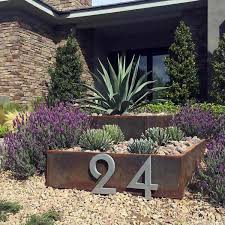 Amenagement Paysager Moderne Parterre Sureleve Acier Corten Numero Maison Garden E Modern Landscaping Front Yard Landscaping Design Modern Garden Landscaping