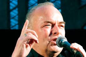 Bellis brækkede arm koster koncerter