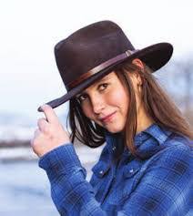 Millie Foley's Instagram, Twitter & Facebook